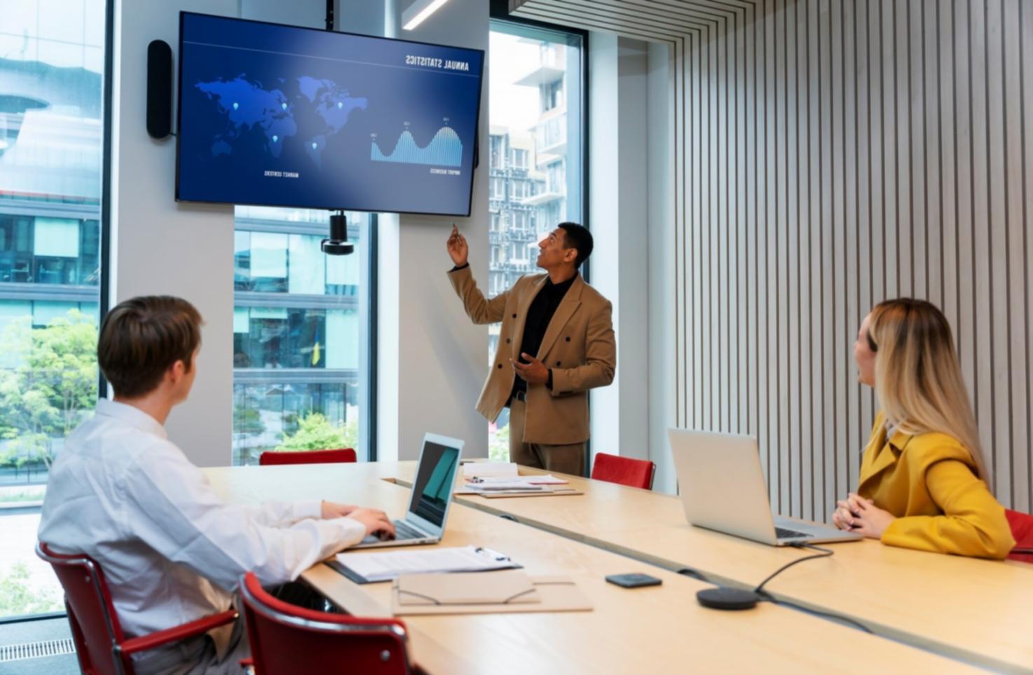 Personalized savings plan review with client